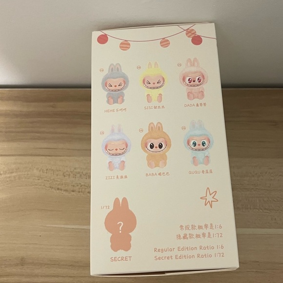 LABUBU THE MONSTERS - Have a Seat Vinyl Plush Blind Box - Picture 3 of 4